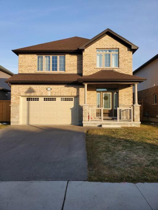 4 Bd Family Retreat Holiday home Stratford